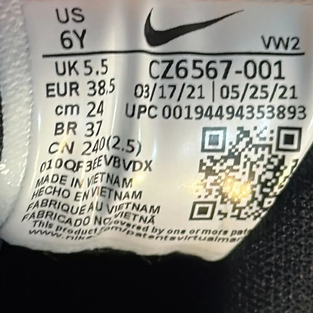 Nike Kidzen Fly Trap Size 6 Youth